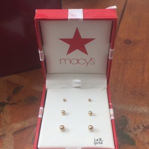 Macy’s 14k gold earring set. New in gift box